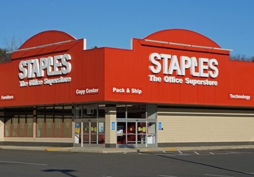 Does Staples Hire Felons?